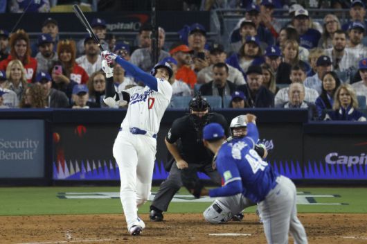 오타니 쇼헤이가 7회말 좌중월 솔로포를 터뜨리고 있다. EPA연합뉴스