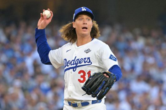 Oct 27, 2025; Los Angeles, California, USA; Los Angeles Dodgers pitcher Tyler Glasnow (31) throws to first for an out against Toronto Blue Jays second baseman Bo Bichette (11) in the second inning during game three of the 2025 MLB World Series at Dodger Stadium. Mandatory Credit: Jayne Kamin-Oncea-Imagn Images        <저작권자(c) 연합뉴스, 무단 전재-재배포, AI 학습 및 활용 금지>
