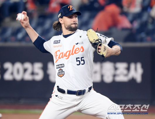 30일 대전 한화생명볼파크에서 열린 LG와 한화의 한국시리즈 4차전. 한화 선발 와이스가 투구하고 있다. 대전=정재근 기자 cjg@sportschosun.com/2025.10.30/