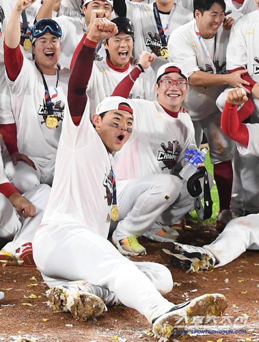 28일 광주 기아 챔피언스필드에서 열린 삼성과 KIA의 한국시리즈 5차전. KIA가 7대5로 승리하며 한국시리즈 우승을 차지했다. 김도영이 환호하고 있다. 광주=정재근 기자 cjg@sportschosun.com/2024.10.28/
