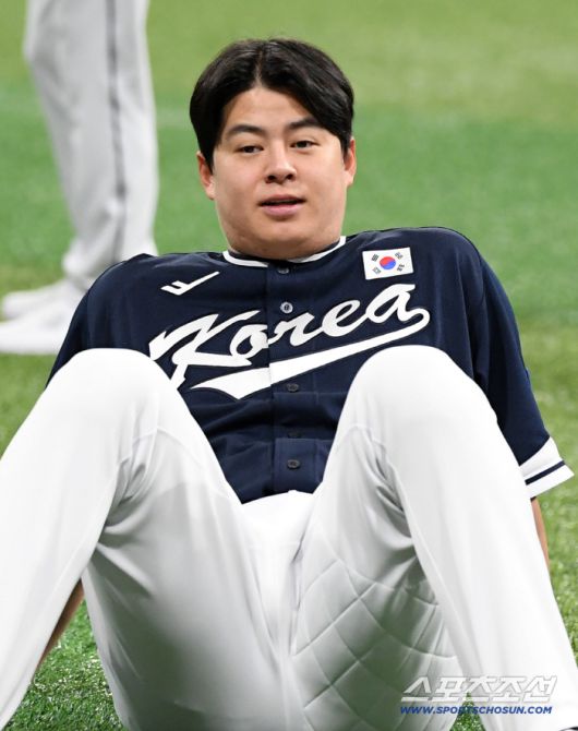 대한민국 야구대표팀이 5일 고척스카이돔에서 훈련을 가졌다. 노시환 몸을 풀고 있다. 고척=박재만 기자 pjm@sportschosun.com/2025.11.05/