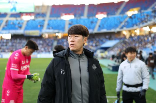 울산문수축구경기장/ K리그1/ 파이널B/ 울산HDFC vs 수원FC/ 수원 김은중 감독/ 사진 박정훈
