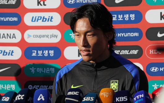 인터뷰하는 김승규      (천안=연합뉴스) 김준범 기자 = 10일 오후 충남 천안 대한민국축구종합센터에서 축구대표팀 골키퍼 김승규가 언론 인터뷰를 하고 있다. 2025.11.10      psykims@yna.co.kr  (끝)      <저작권자(c) 연합뉴스, 무단 전재-재배포, AI 학습 및 활용 금지>