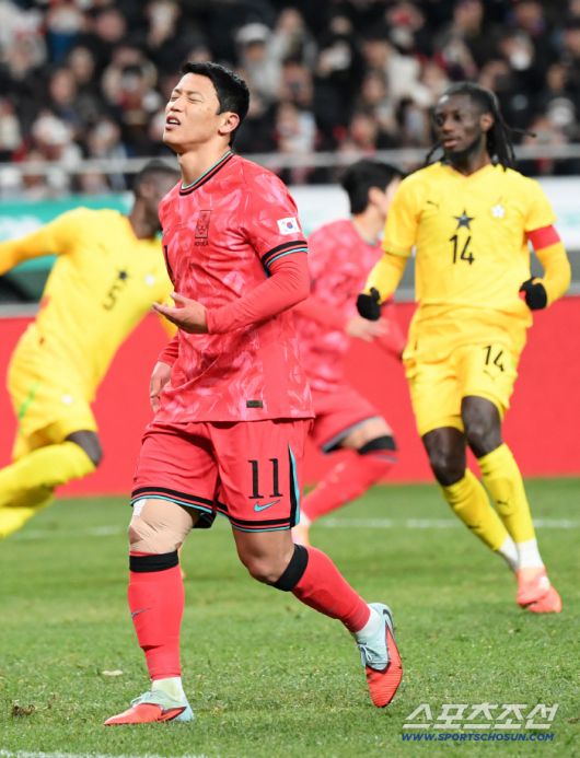 18일 서울월드컵경기장에서 열린 대한민국과 가나의 A매치 평가전. 황희찬이 페널티킥을 실축하고 있다. 상암=박재만 기자 pjm@sportschosun.com/2025.11.18/