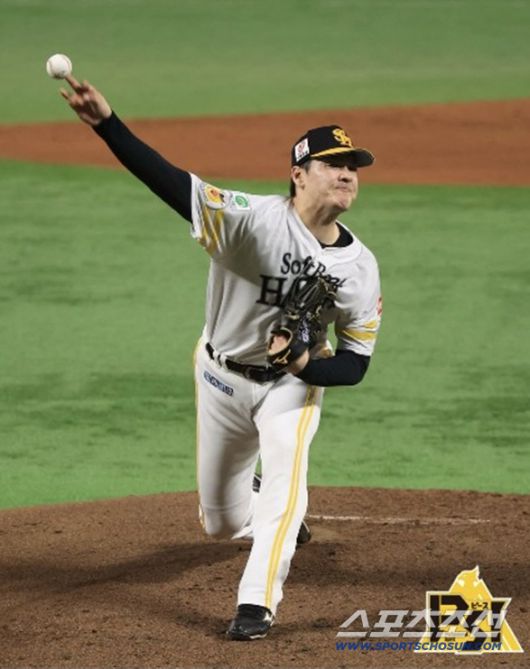 아리하라는 지난 3년간 소프트뱅크 소속으로 38승을 올렸다. 사진출처=소프트뱅크 호크스 SNS