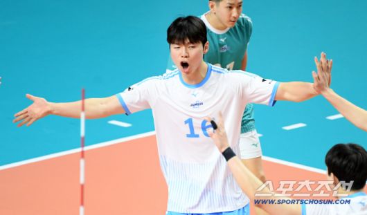 28일 장충체육관에서 열린 V리그 우리카드와 대한항공의 경기. 대한항공 정한용이 득점 후 환호하고 있다. 장충=박재만 기자 pjm@sportschosun.com/2025.12.28/