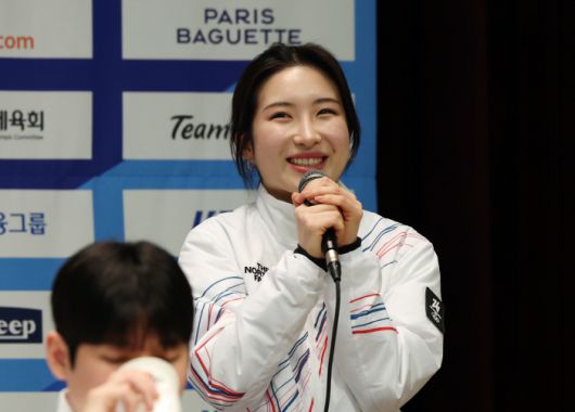 질문 답하는 김길리<저작권자(c) 연합뉴스, 무단 전재-재배포, AI 학습 및 활용 금지>