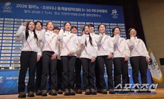7일 오후 진천선수촌에서 2026밀라노-코르티나 동계올림픽 D-30 미디어데이 행사가 열렸다. 포즈를 취하고 있는 미디어데이 참석 대표 선수들. 진천=송정헌 기자songs@sportschosun.com/2026.01.07/