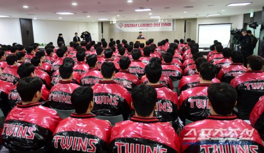 6일 오후 잠실야구장에서 프로야구 LG 트윈스 신년회가 열렸다. 신년 인사를 하고 있는 LG 트윈스 김인석 대표이사. 잠실=송정헌 기자songs@sportschosun.com/2026.01.06/