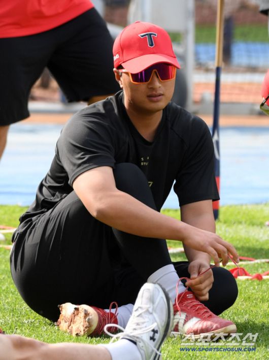 24일 대구 라이온즈파크에서 열린 삼성 라이온즈와 KIA 타이거즈의 경기. KIA 변우혁이 몸을 풀고 있다. 대구=박재만 기자 pjm@sportschosun.com/2025.04.24/