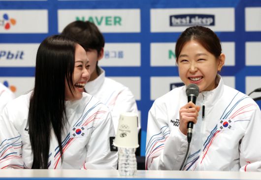 질문 답하는 김민선<저작권자(c) 연합뉴스, 무단 전재-재배포, AI 학습 및 활용 금지>