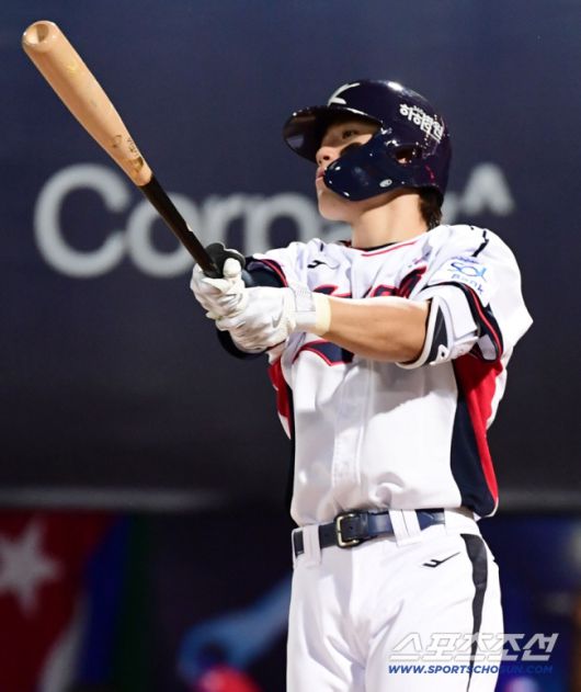 14일 프리미어12 야구대표팀이 대만 타이베이 티옌무구장에서 쿠바와 경기를 펼쳤다. 2회 2사 만루. 만루포를 터트린 김도영. 타이베이(대만)=송정헌 기자songs@sportschosun.com/2024.11.14/