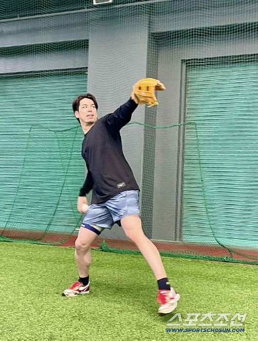 마에다는 일본에 복귀하면서 고향팀 히로시마가 아닌 라쿠텐과 2년 계약을 했다. 그는 "팀을 위해 최대한 많이 던지고, 많은 승리를 올리겠다"고 다짐했다. 사진출처=라쿠텐 이글스 홈페이지