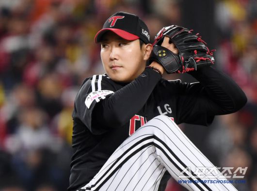 29일 대전 한화생명볼파크에서 열린 LG와 한화의 한국시리즈 3차전. LG 선발 손주영이 투구하고 있다. 대전=정재근 기자 cjg@sportschosun.com/2025.10.29/