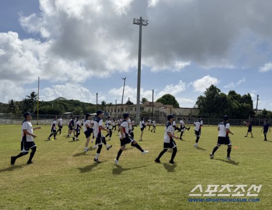워밍업하는 대표팀 선수들. 사진=나유리 기자