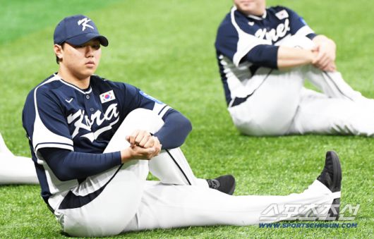 대한민국 야구대표팀이 5일 고척스카이돔에서 훈련을 가졌다. 배찬승이 몸을 풀고 있다. 고척=박재만 기자 pjm@sportschosun.com/2025.11.05/