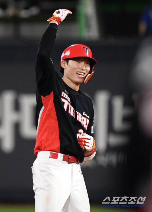 29일 수원KT위즈파크에서 열린 KBO리그 KT 위즈와 KIA 타이거즈의 경기. 6회초 2사 만루 KIA 김호령이 적시타를 날린 뒤 환호하고 있다. 수원=박재만 기자 pjm@sportschosun.com/2025.08.29/