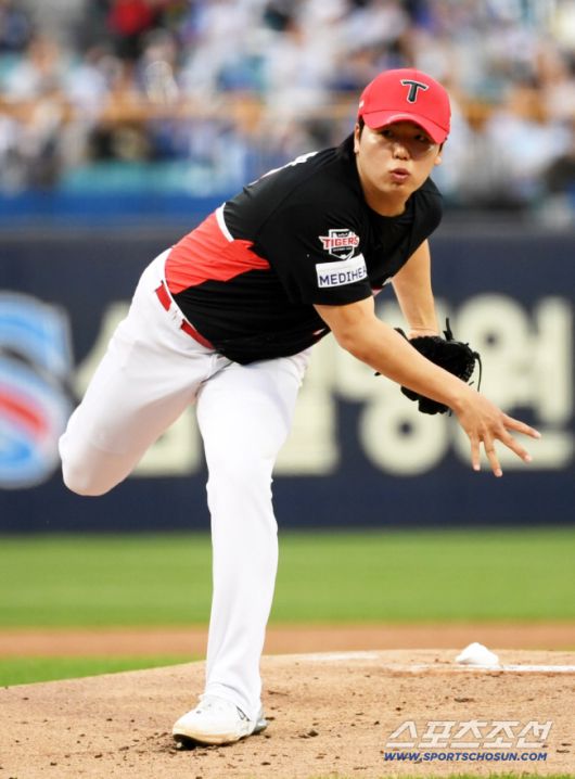 24일 대구 라이온즈파크에서 열린 삼성 라이온즈와 KIA 타이거즈의 경기. KIA 황동하가 역투하고 있다. 대구=박재만 기자 pjm@sportschosun.com/2025.04.24/