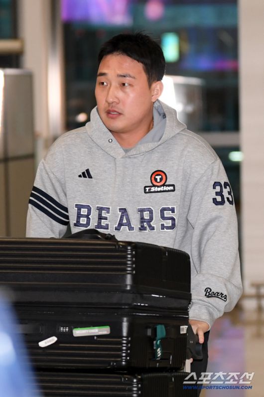 다부진 표정으로 캠프 떠나는 베테랑 김인태.