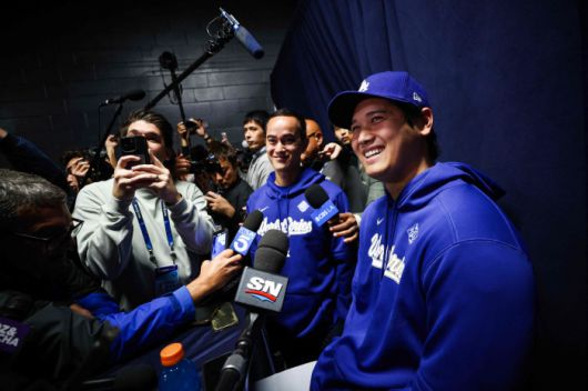 TORONTO, CANADA - OCTOBER 23: Shohei Ohtani #17 of the Los Angeles Dodgers speaks to media during World Series Workout Day ahead of Game 1 of the World Series at Rogers Centre on October 23, 2025 in Toronto, Ontario, Canada.   Cole Burston/Getty Images/AFP (Photo by Cole Burston / GETTY IMAGES NORTH AMERICA / Getty Images via AFP)        <저작권자(c) 연합뉴스, 무단 전재-재배포, AI 학습 및 활용 금지>