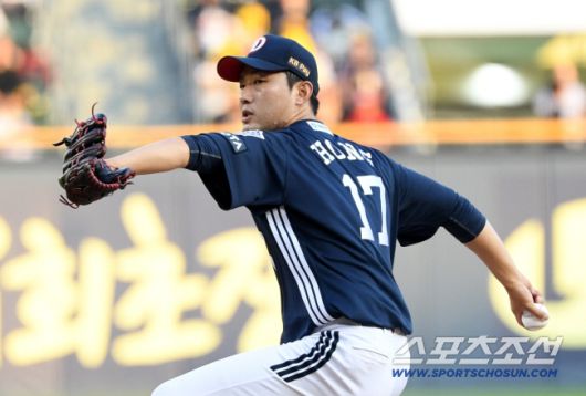 22일 잠실구장에서 열린 LG 트윈스와 두산 베어스의 경기. 두산 홍건희가 역투하고 있다. 잠실=박재만 기자 pjm@sportschosun.com/2025.06.22/