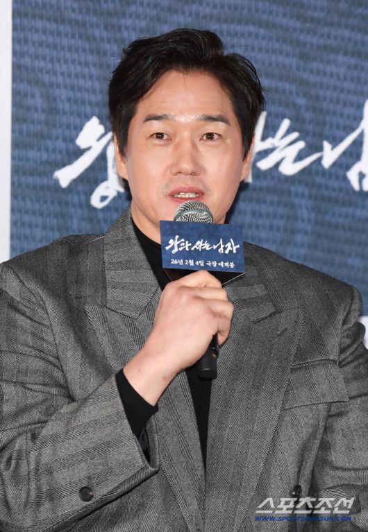 영화 '왕과 사는 남자' 언론배급시사회가 21일 서울 강남구 삼성동 코엑스에서 열렸다. 유지태가 인터뷰를 하고 있다. 삼성동=박재만 기자pjm@sportschosun.com/2026.01.21/