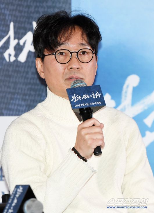 영화 '왕과 사는 남자' 언론배급시사회가 21일 서울 강남구 삼성동 코엑스에서 열렸다. 장항준 감독이 인터뷰를 하고 있다. 삼성동=박재만 기자pjm@sportschosun.com/2026.01.21/