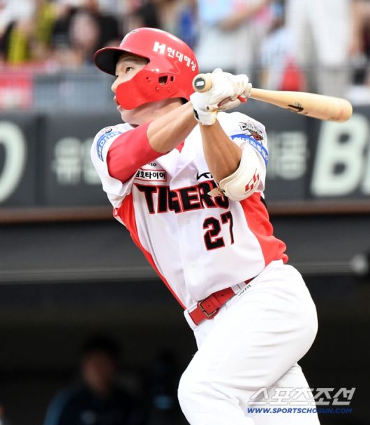 4일 광주 기아 챔피언스필드에서 열린 롯데-KIA전. 3회말 무사 김호령이 3루타를 치고 있다. 광주=정재근 기자 cjg@sportschosun.com/2025.7.4/