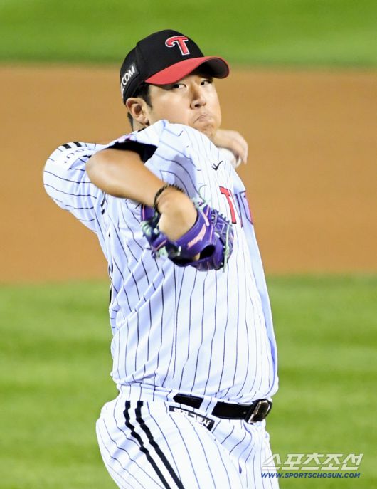 27일 잠실구장에서 열린 한국시리즈 2차전 LG 트윈스와 한화 이글스의 경기. LG 송승기가 역투하고 있다. 잠실=박재만 기자 pjm@sportschosun.com/2025.10.27/