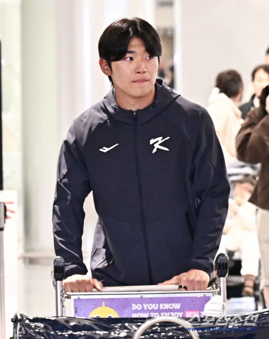 20일 오후 야구국가대표팀 선수들이 인천공항 제1터미널을 통해 귀국했다. 입국장을 나서고 있는 김도영. 인천공항=송정헌 기자songs@sportschosun.com/2026.01.20/