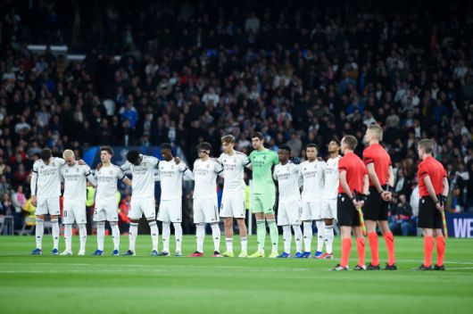 (260121) -- MADRID, Jan. 21, 2026(Xinhua) -- Real Madrid's players during a minute of silence for the train crash victims before the UEFA Champions League match between Real Madrid and AS Monaco, Madrid, Spain, Jan. 20, 2026. (Photo by Gustavo Valiente/Xinhua)<저작권자(c) 연합뉴스, 무단 전재-재배포, AI 학습 및 활용 금지>