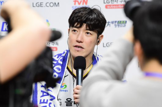 23일 KCC전 수훈선수 인터뷰를 하는 허일영. 사진제공=KBL