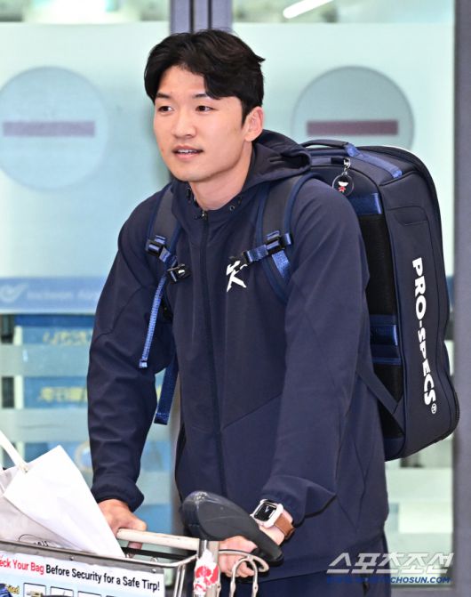 20일 오후 야구국가대표팀 선수들이 인천공항 제1터미널을 통해 귀국했다. 입국장을 나서고 있는 박해민. 인천공항=송정헌 기자songs@sportschosun.com/2026.01.20/