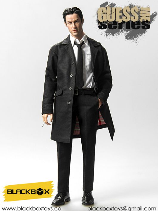 ▲ 액션피규어지만 수트에 가려져 관절이 보이지 않아 자연스러운 연출이 가능한 제품이다 (사진출처: 아마존재팬 홈페이지)