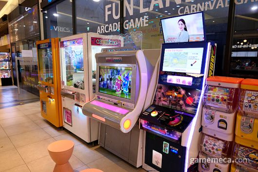 ▲ 다른 게임센터에서 본 적 없는 조금은 신기한 기기도?;(사진: 게임메카 촬영)