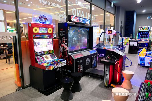 ▲ 펌프 잇 업은 신형 기체, 다만 버전은 이전 버전;(사진: 게임메카 촬영)