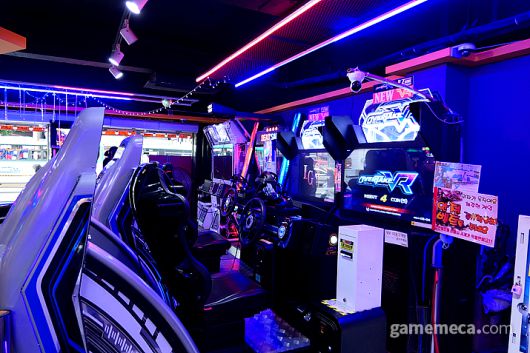 ▲ 누구나 어렵지 않게 접근할 수 있는 사격과 다트 (사진: 게임메카 촬영)