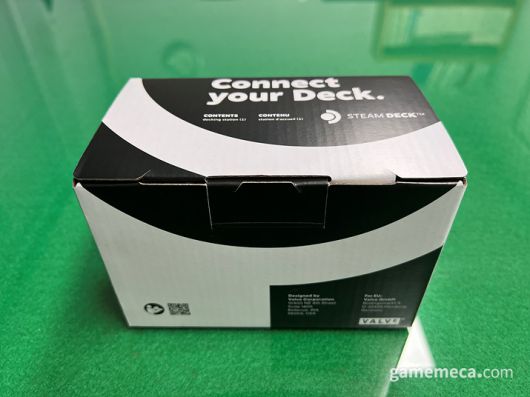 ▲ 스팀 덱 도킹 스테이션 (사진: 게임메카 촬영)