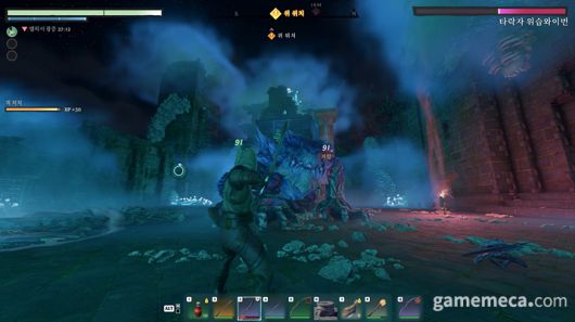 ▲ 둘러쌓이면 순식간에 사망한다 (사진: 게임메카 촬영)