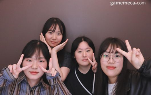 ▲ 왼쪽부터 서수민, 최영서, 양서현, 한희선 개발자 (사진제공: 스피처게임즈)