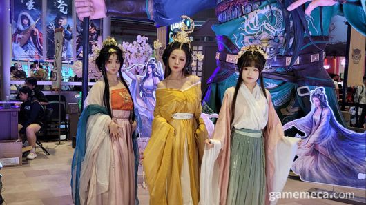 ▲ 삼국지 느낌 물씬 나는 부스 뒷편에는 (사진: 게임메카 촬영)