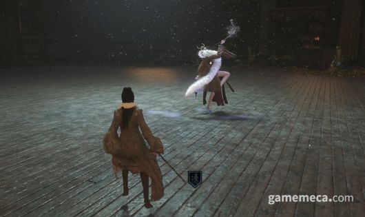 ▲ 자동으로 나오는 구르기 모션, 무적 아님 (사진: 게임메카 촬영)