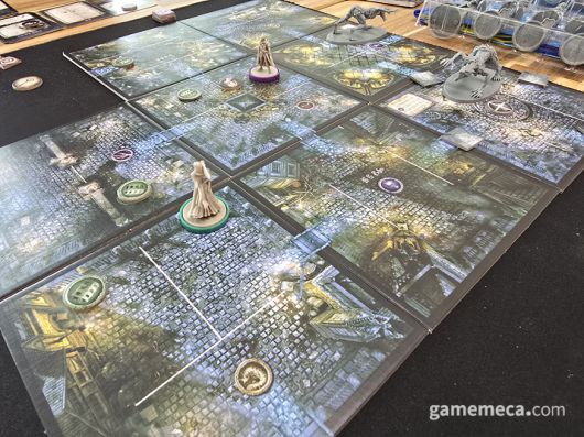 ▲ 야남은 모듈형 보드판으로 거대한 규모를 표현했다 (사진: 게임메카 촬영)