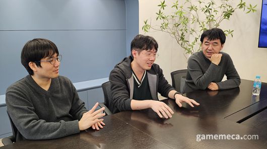 ▲ 인터뷰에 참가한 하운드13 장윤진 PD(좌), 곽노찬 CD(중), 박정식 대표(우) (사진제공: 웹젠)