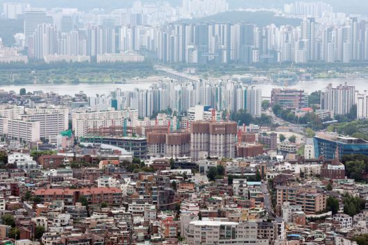 서울 남산에서 바라면 서울 시내 아파트 등 주택 단지. [사진 출처 = 연합뉴스]