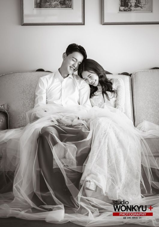 축구대표팀 미드필더 주세종이 장채린 아나운서와 부부의 연을 맺었다. 사진=원규스튜디오 제공