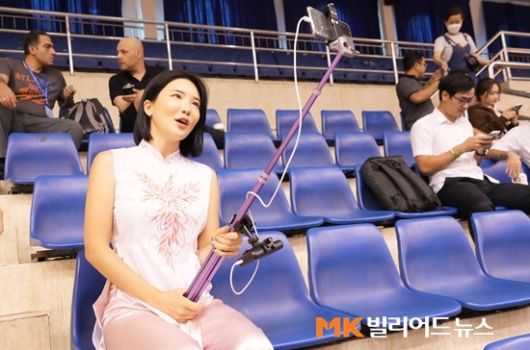 중고교때 유도와 레슬링 선수를 했다는 김슬기 BJ는 여행과 스포츠 관련 콘텐츠를 주로 다룬다. 애청자수는 3만6000명에 달하는데 30~40 삼촌팬들이 절대적으로 많단다.