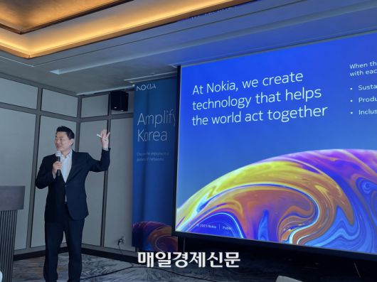 안태호 노키아코리아 대표이사가 6일 서울 강남구 조선 팰리스에서 열린 ‘앰플리파이 코리아’에서 노키아의 전략을 소개하고 있다. [사진 = 정호준 기자]