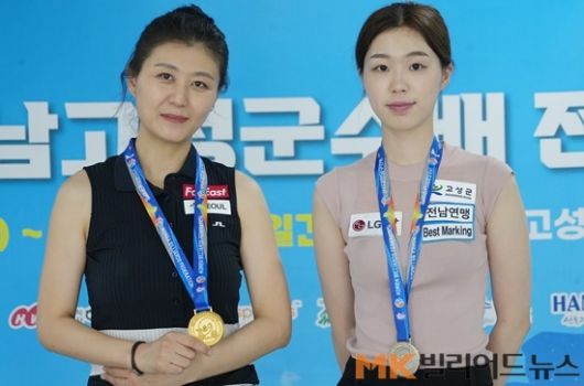 여자포켓10볼에서 1, 2위를 차지한 임윤미(왼쪽)와 서서아(전남당구연맹).