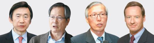 윤병세 전 외교장관, 천영우 전 안보수석, 신각수 전 주일대사, 브루스 클링너 헤리티지재단 선임연구원(왼쪽부터).
